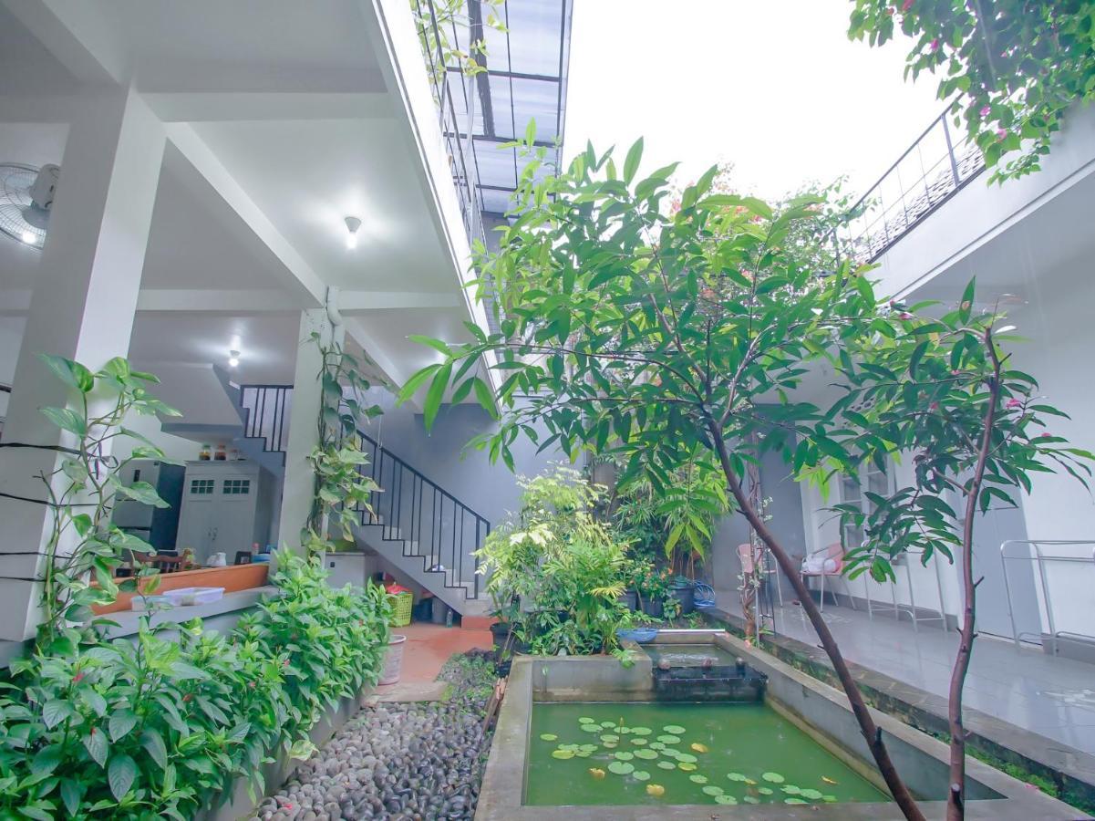 Oyo 3371 Omah Saras Family Hotel Malang Buitenkant foto