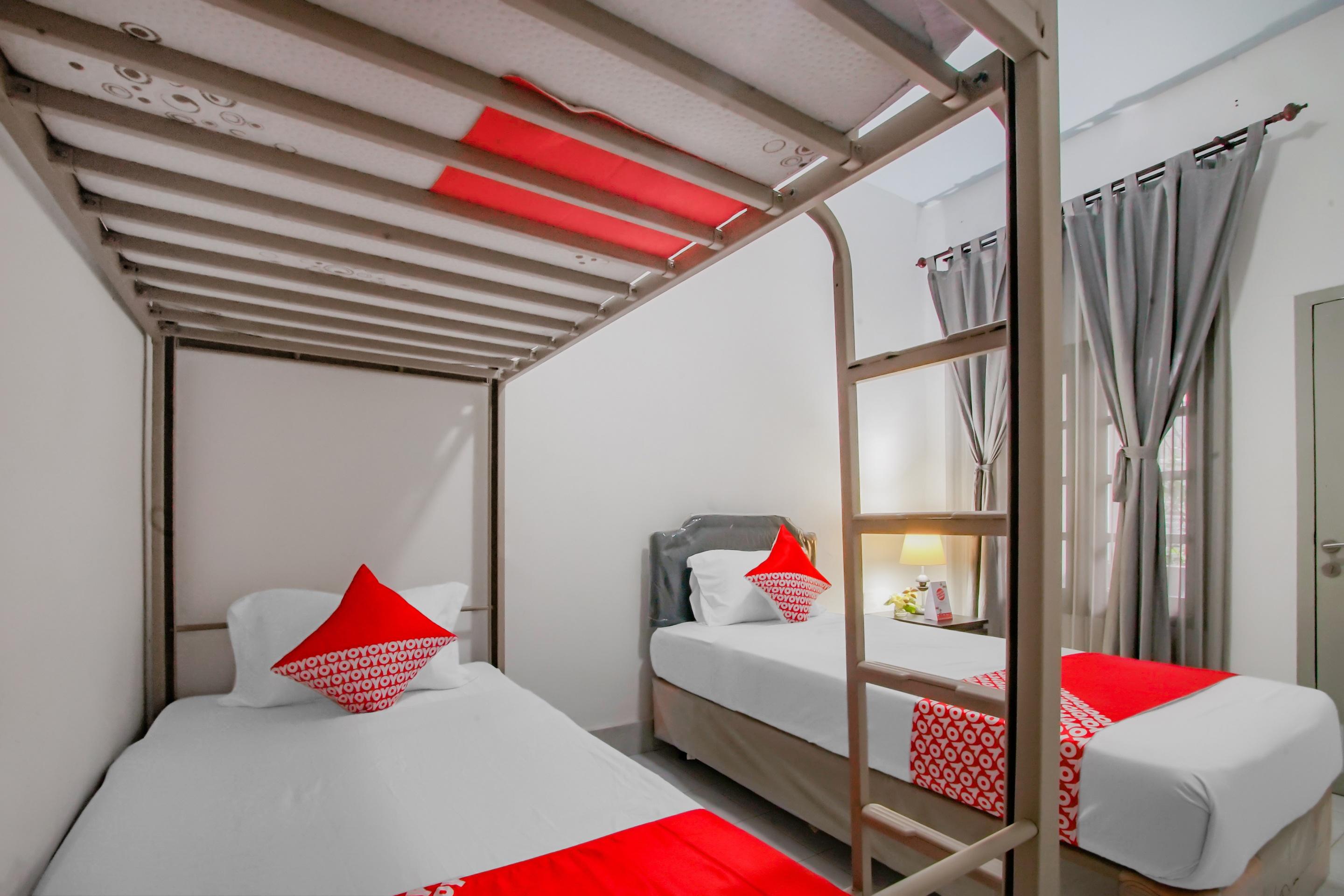 Oyo 3371 Omah Saras Family Hotel Malang Buitenkant foto